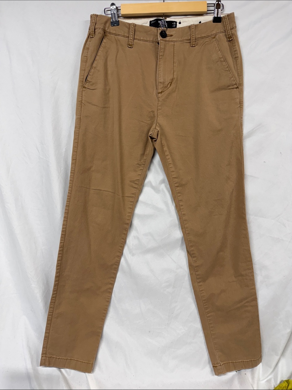 Hollister Slim Fit Chinos in khaki epic flex
